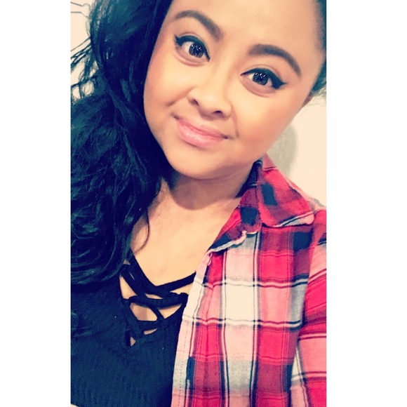 Meet your Ambassador ☀️ - Picture 2 of 4